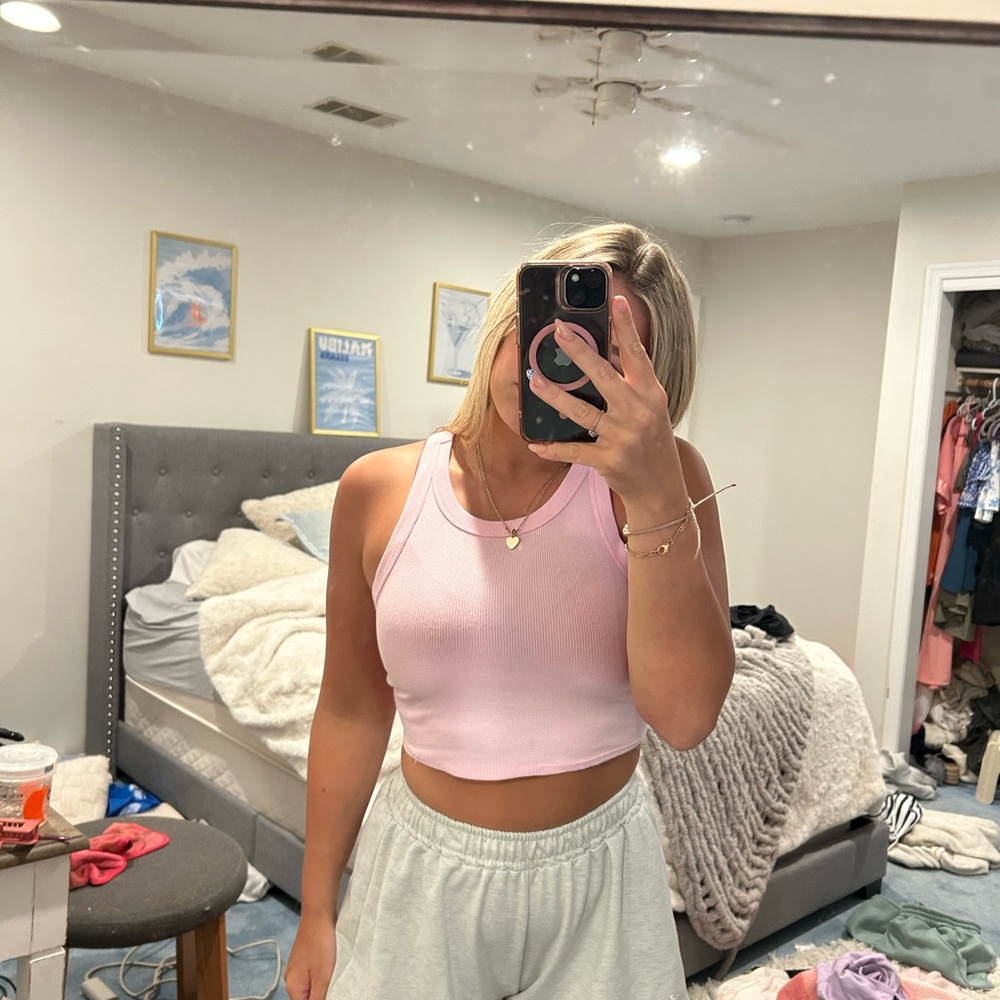 Chic Light Pink Sleeveless Crop Top